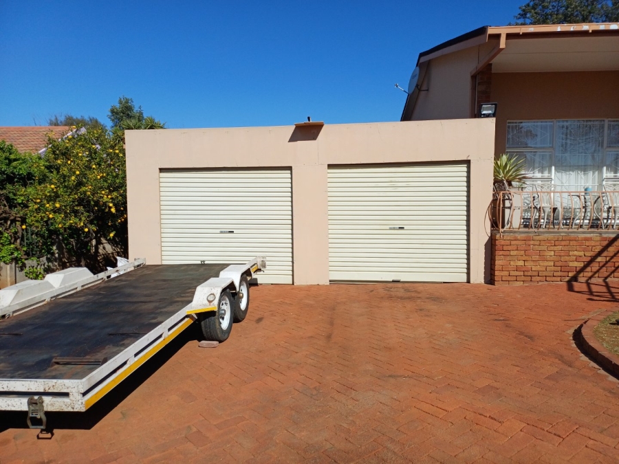 3 Bedroom Property for Sale in Fleurdal Free State